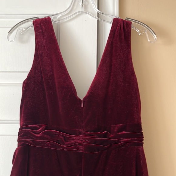 V Neck Burgundy Velvet RenzRags Bridesmaid Dress Size 10 - Picture 7 of 12